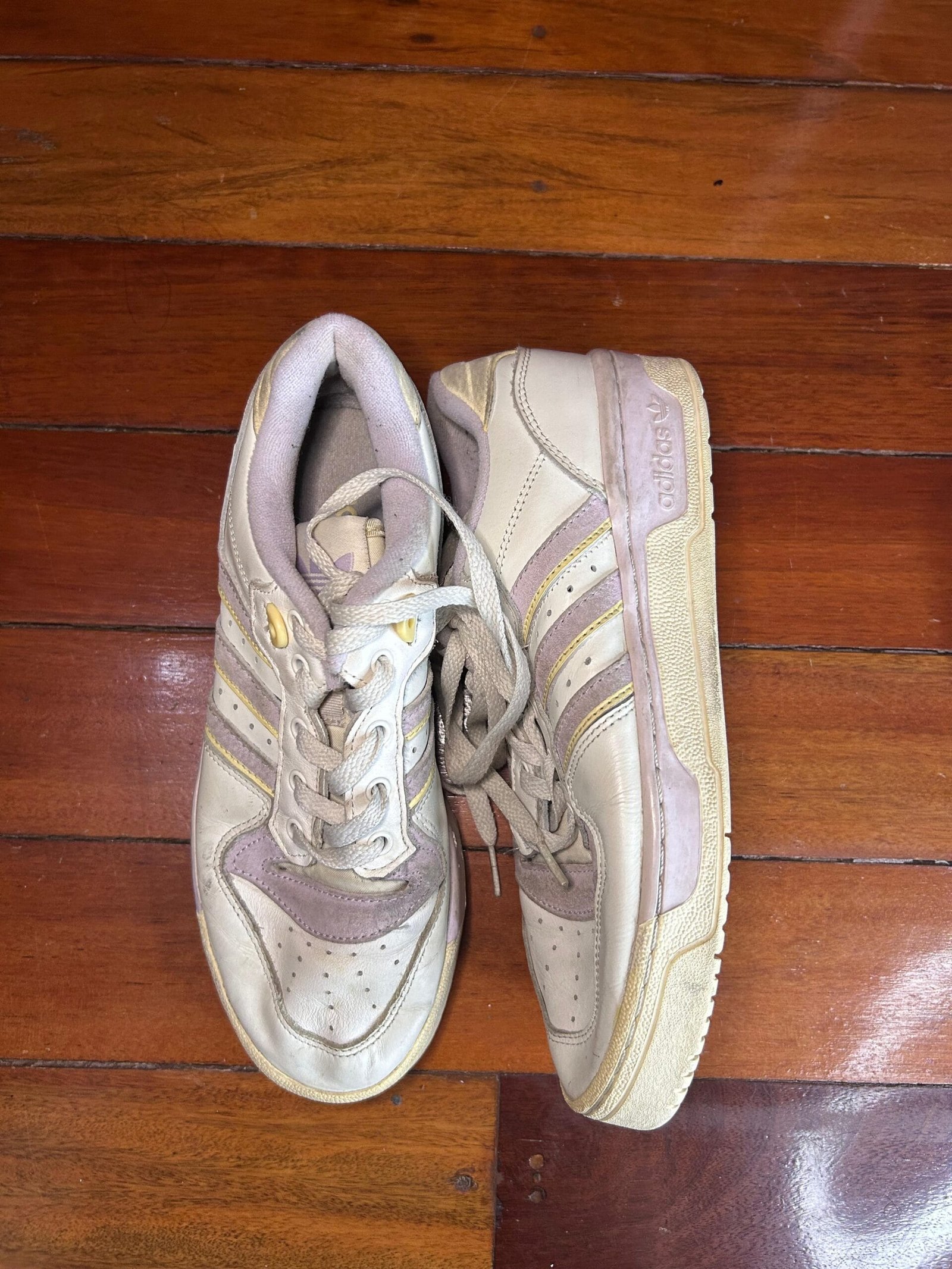 Adidas sneakers vrouw (gebruikt)